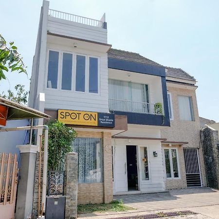 SPOT ON 1712 Griya Shanta Residence Malang Exterior foto