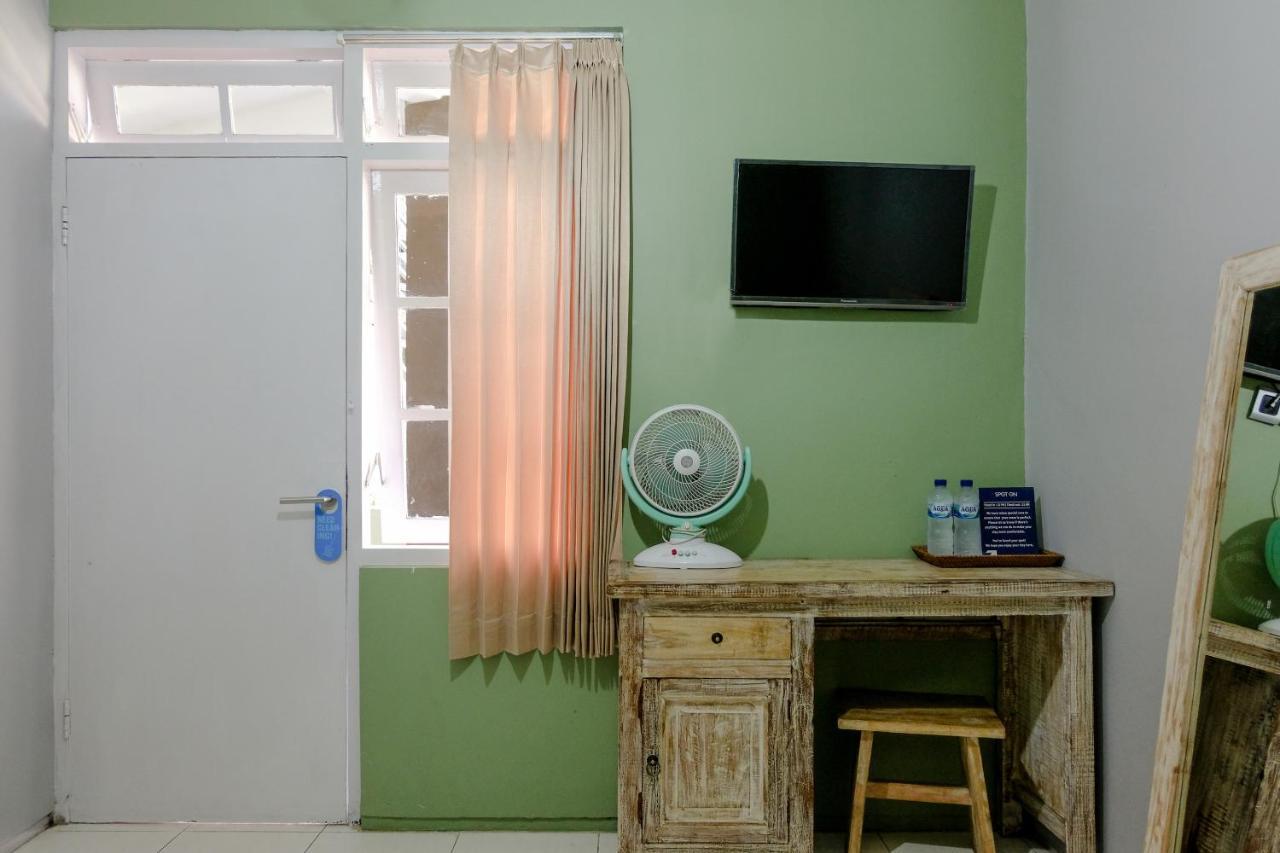 SPOT ON 1712 Griya Shanta Residence Malang Exterior foto