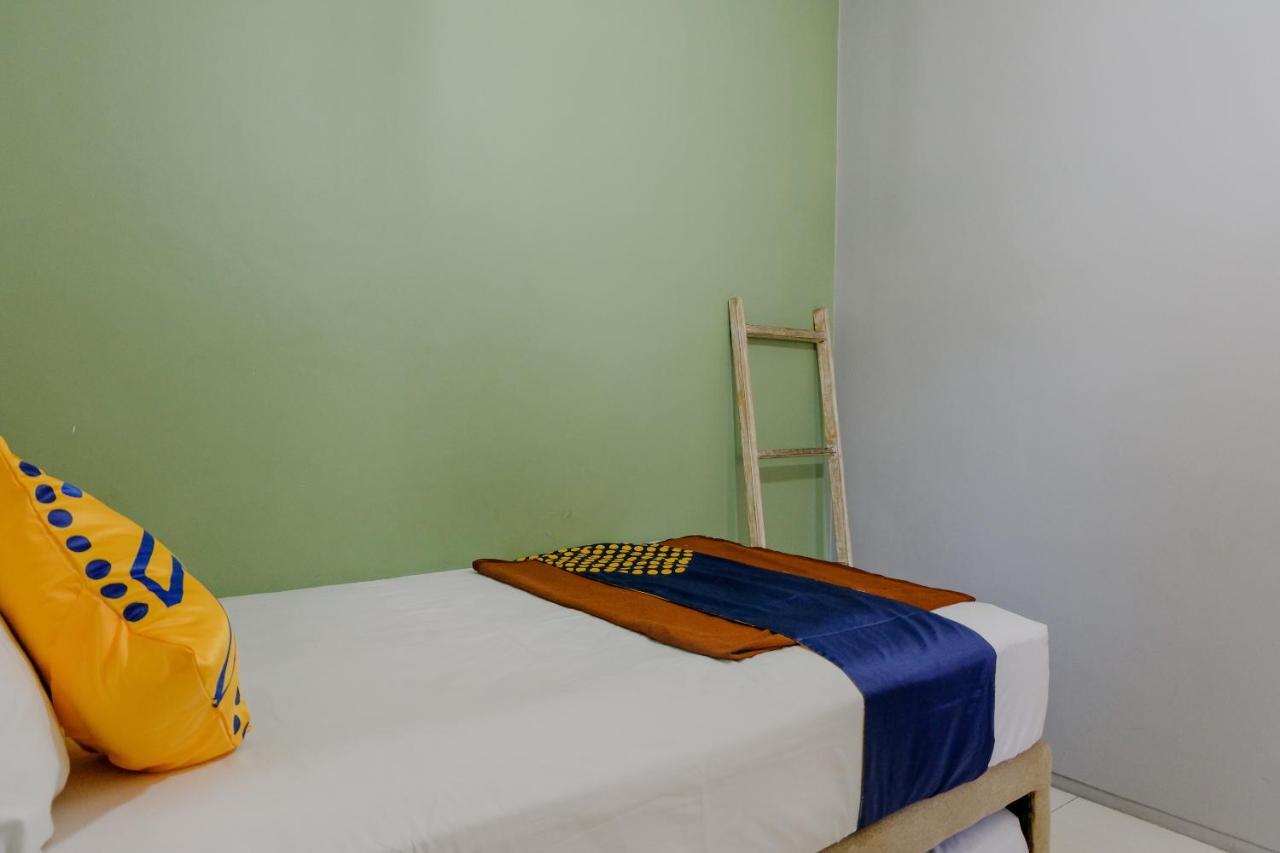 SPOT ON 1712 Griya Shanta Residence Malang Exterior foto